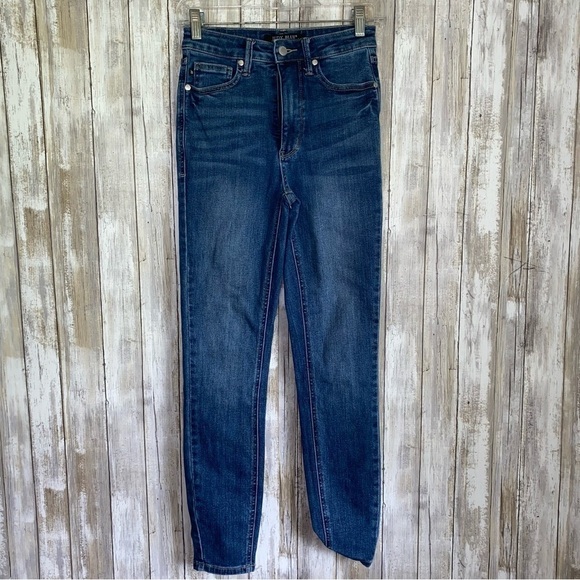 Judy Blue Skinny Fit Jeans - Picture 1 of 7